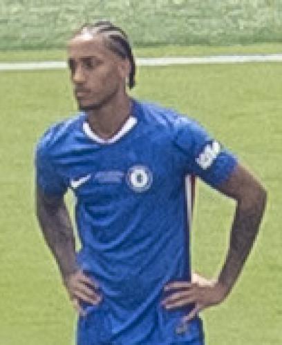 João Pedro (futbolista nacido en 2001)