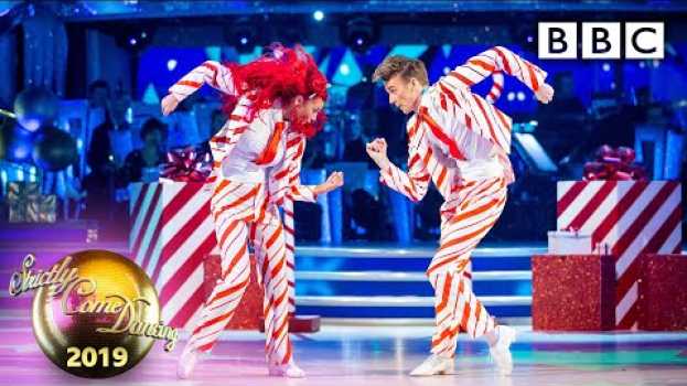 Video Joe Sugg and Dianne Buswell strut their stuff again! - Christmas Special | BBC Strictly 2019 su italiano