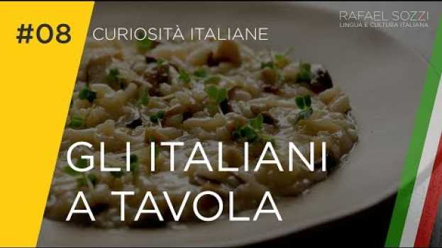 Видео GLI ITALIANI A TAVOLA - Curiosità Italiane #08 на русском