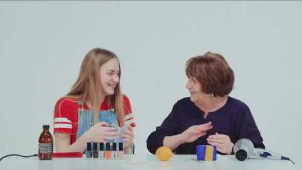 Video Rituels beauté : deux générations partagent leurs secrets de soins su italiano