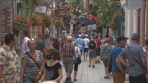 Video Le portrait touristique du Vieux-Québec cet été en Español