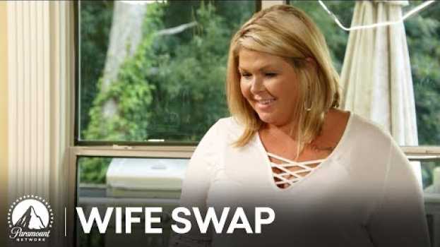 Video 'Why Are They Bowing?' 🤨 Wife Swap Sneak Peek in English