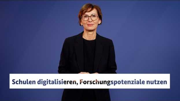 Video Videoreihe: Bildungsministerin Bettina Stark-Watzinger en français