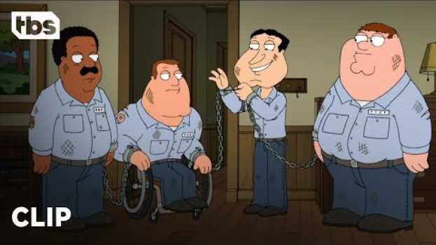 Video Family Guy: Peter and his Friends Escape the Chain Gang (Clip) | TBS en français