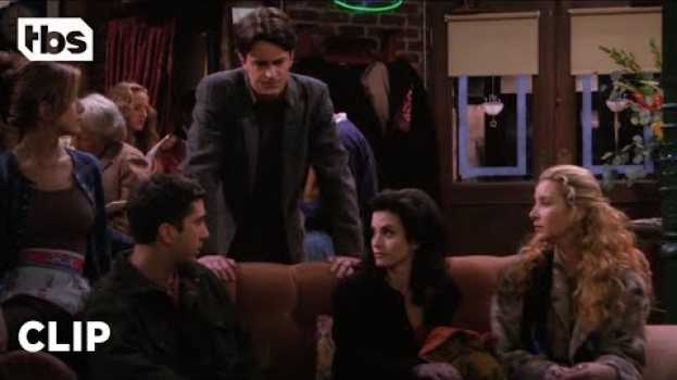 Video Friends: Chandler Quits His Job (Season 1 Clip) | TBS en français