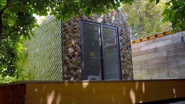Video A cabin made with recycled 3D printed materials in English