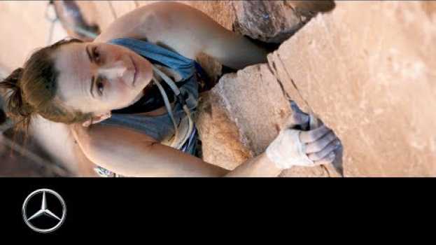 Video Base Jumping with Steph Davis: Define Your Path | She’s Mercedes en Español