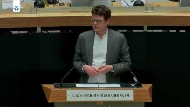Видео Niklas Schrader (Die Linke) zum Beschluss über einen Untersuchungsausschuss Neuköllnkomplex на русском