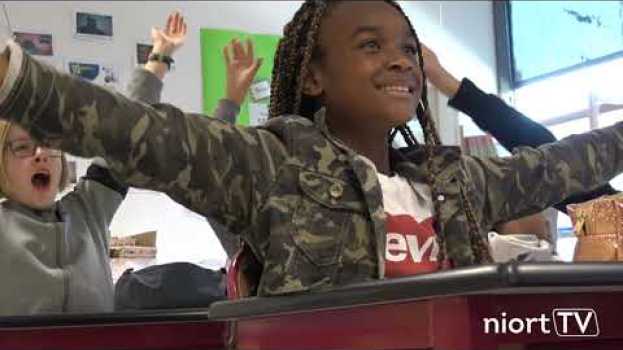 Video Semaine Zayne à l'école élémentaire Jean-Zay à Niort em Portuguese