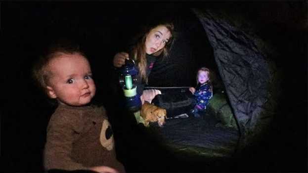 Video BACKYARD TENT!! First Time Camping with Adley and Baby Niko! Smores routine by the Camp Fire  🔥 🍫 en Español