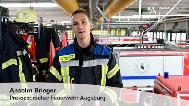 Video Berufsfeuerwehr Augsburg: So schützt man sich vor Kohlenmonoxid in English