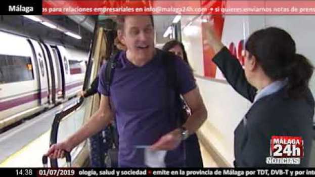 Видео Noticia - Pasajeros del AVE Málaga-Madrid, transbordados a otro tren tras una avería mecánica на русском
