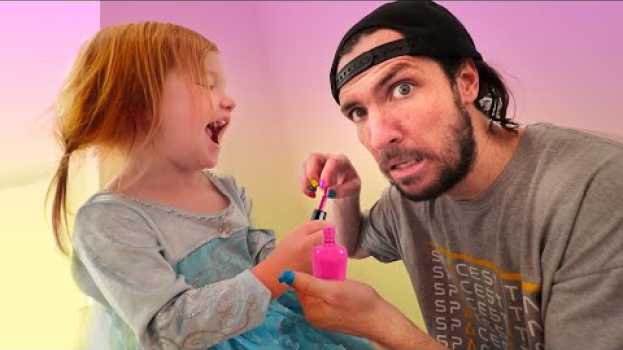 Video Adley Princess Makeover!! Surprise Dad with his FIRST manicure! en Español
