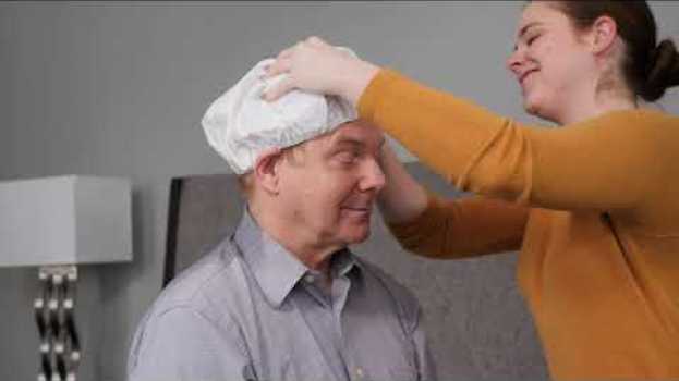 Видео Cómo lavarle el cabello  en la cama a otra persona на русском