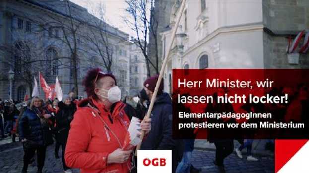 Video Elementarpädagogik macht Wirbel! Protest vor dem Bildungsministerium na Polish