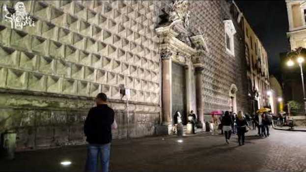Video Lo spartito magico sulla chiesa del Gesù Nuovo - Storie di Napoli su italiano