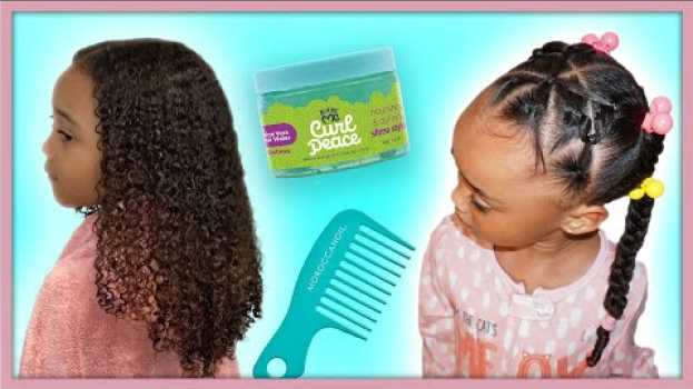 Video This Hairstyle Lasts All Week! | Kids Curly Hair Routine su italiano