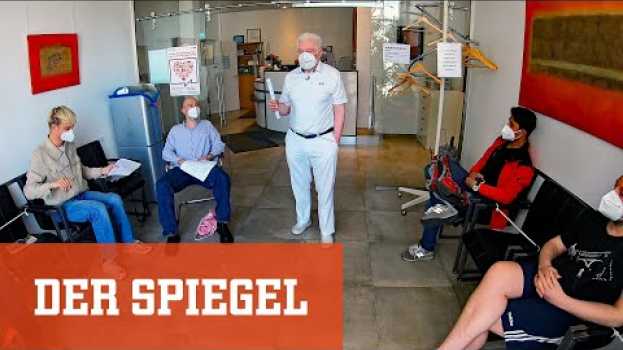 Video »Herr Spahn verspricht das Blaue vom Himmel«: Impfarzt vor der Aufhebung der Priorisierung na Polish