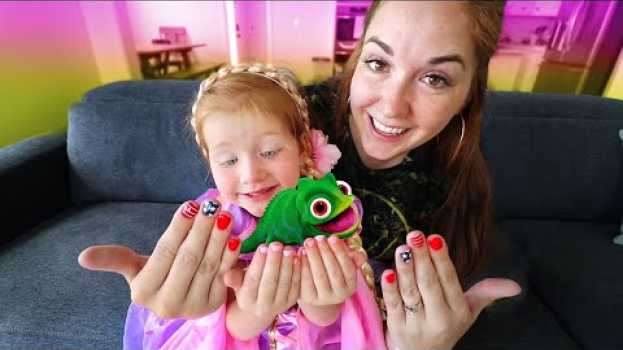Video ADLEY PRINCESS MAKEOVER!! Surprise Date with Mom for first Tangled manicure! na Polish