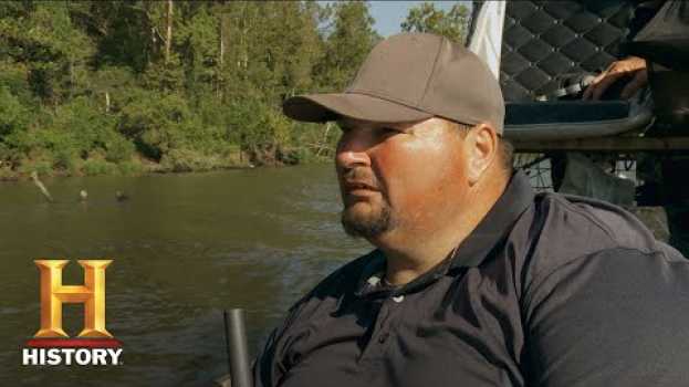 Video Swamp People: Daniel and Big T Track Down a Poacher (Season 10) | History na Polish