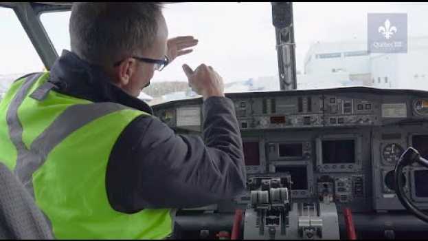 Video Qu'est-ce que ça prend pour devenir pilote d’avions-citernes? in English