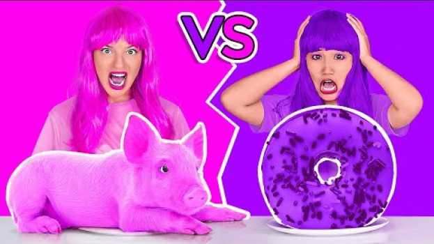 Video EATING ONLY ONE COLOR FOOD FOR 24 HOURS! Last To STOP Eating Pink VS Purple Food by 123 GO!CHALLENGE en français