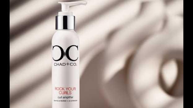 Video product photography tips on how to photograph lifestyle skin care products em Portuguese