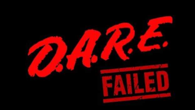 Video D.A.R.E. Was a Bigger Failure Than Most People Realized en français