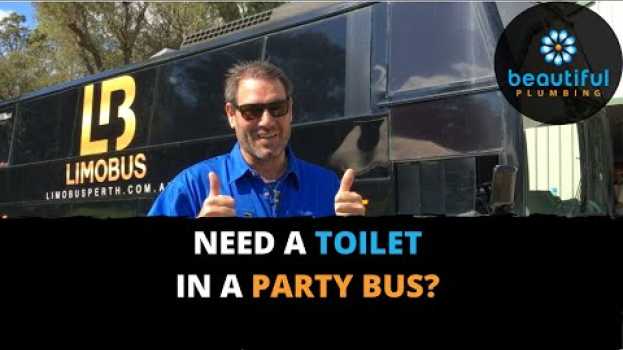 Video Need a Toilet in a Party Bus? Say No More. Check It Out! en Español