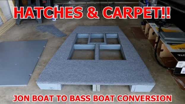 Video JON BOAT Budget Build I Cutting out HATCHES And CARPET!! em Portuguese