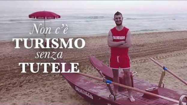 Video Non c'è turismo senza tutele: il lavoro del bagnino em Portuguese