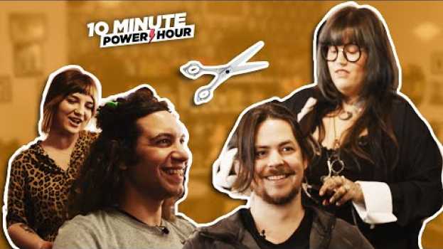 Video We swap our HAIR! - 10 Minute Power Hour em Portuguese