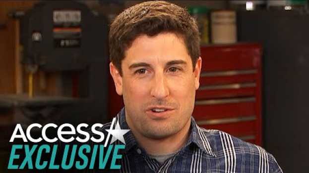 Video Jason Biggs Had A 'Freakout' Before His Famous 'American Pie' Scene na Polish