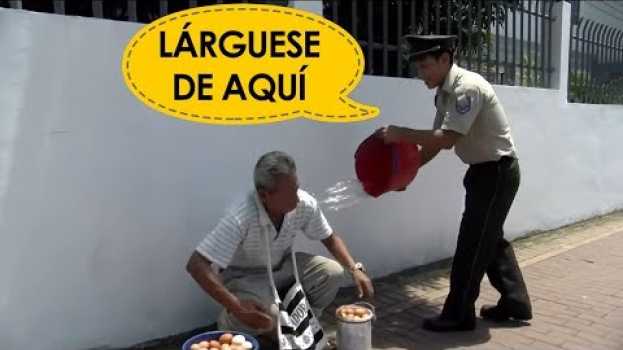 Video Lo humillaron por vender en la calle y pasó esto em Portuguese