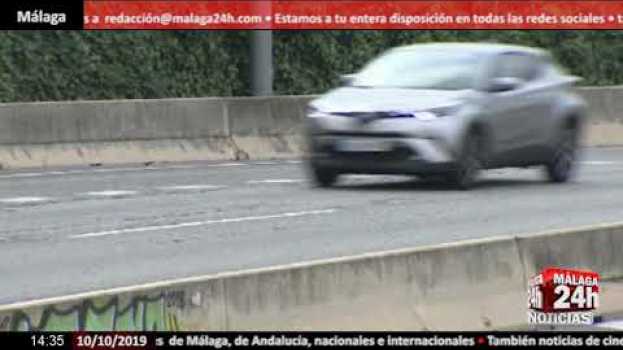 Video Noticia - Cinco heridos, entre ellos un menor, en un accidente de tráfico registrado en Málaga em Portuguese