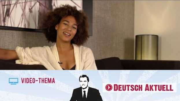 Video Deutsch lernen mit Videos | Traumjob Stuntfrau: nicht nur bei James Bond | mit deutschen Untertiteln em Portuguese