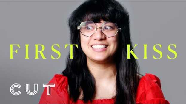 Video 100 People Describe Their First Kiss | Keep it 100 | Cut em Portuguese