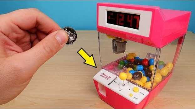Video Мини Игровой автомат Кран Машина с Алиэкспресс! Зарядил его конфетами! alex boyko em Portuguese