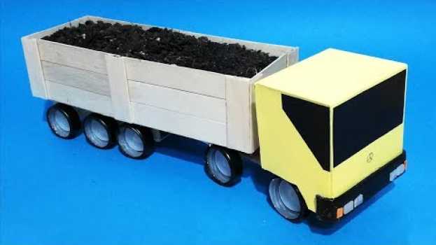 Video Como hacer un camion trailer con materiales de reciclaje em Portuguese