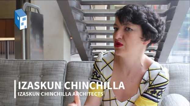 Video Izaskun Chinchilla:  "Las ciudades están hechas por y para hombres" su italiano