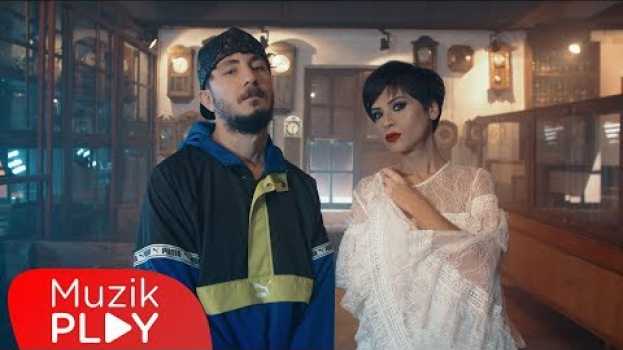 Video Sehabe & Aydilge - Bir Ayda Unutursun (Official Video) en español