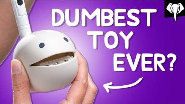 Video 7 Gifts So Dumb, They’re Actually Awesome • White Elephant Show #4 su italiano