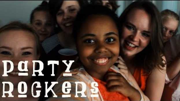 Video Partyrockers (My First House Party Ever!) #8 en Español