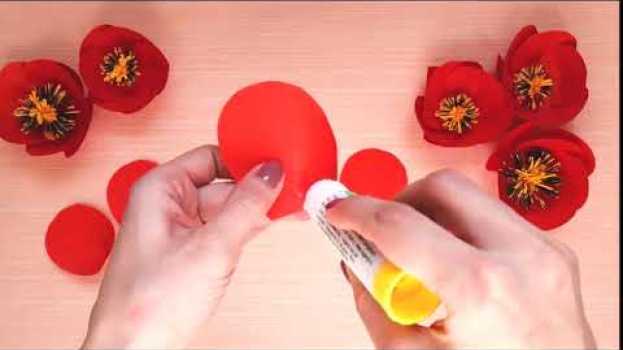 Video Paper flowers DIY - Poppy flower made ​​of paper #DIY || Sochea Creator en Español