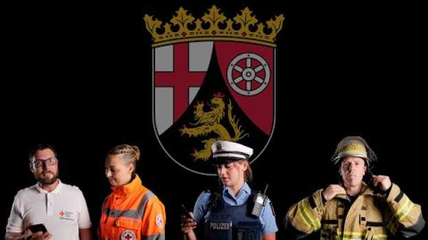 Video Polizei und Rettungskräfte beantworten Fragen  zum Berufsbild em Portuguese