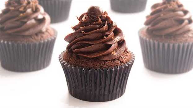 Video Cupcakes de Chocolate | Faciles Esponjosos y Riquísimos in English