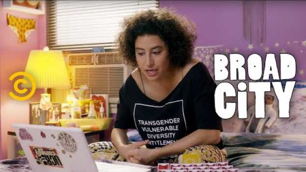 Video Guess Who? - Extended - Hack Into Broad City in English