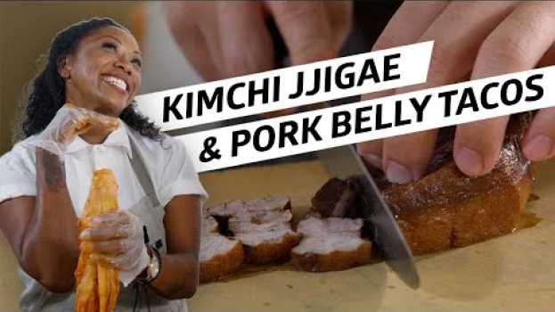 Video How Pork Belly and Kimchi Tacos Are Made at Kinn in LA - Plateworthy with Nyesha Arrington em Portuguese