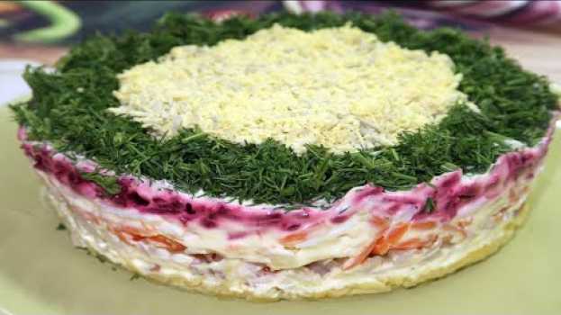 Video Самый новогодний салат! Салат горбуша под шубой на новогодний стол. Очень нежный и эффектный салат! na Polish