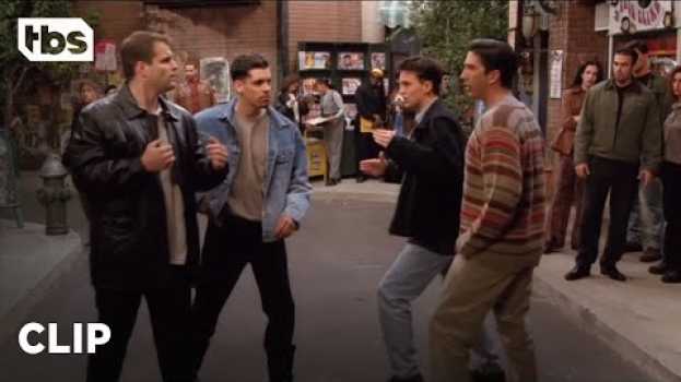 Video Friends: Chandler and Ross Befriend Their Bullies (Season 2 Clip) | TBS em Portuguese